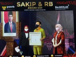 Bupati Muh Basli Ali Menerima Penghargaan Atas Hasil Evaluasi SAKIP