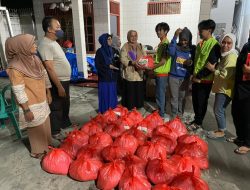 Anir Berbagi Paket Sembako untuk Korban Kebakaran Aspol Makassar