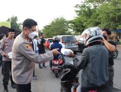 Kapolres AKBP Yudi Frianto turun ke Jalan berbagi Takjil