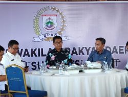 Pimpinan dan Anggota DPRD Sulbar Sambut Kedatangan Pj Gubernur Sulbar di Gedung Wakil Rakyat