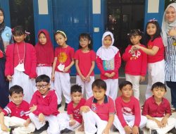 Murid-murid SD Pertiwi Semangat Ikuti Lomba Nyanyi Lagu Hari Merdeka