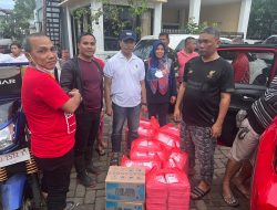 Gerak Cepat, Dinas Pertanahan Salurkan 100 Dos Makanan Siap Saji untuk Korban Banjir di Katimbang
