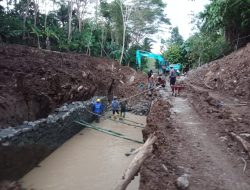 Akibat Dinding Saluran Irigasi Langkemme Longsor Ribuan Hektar Lahan Pertanian Terancam Terlambat Tanam