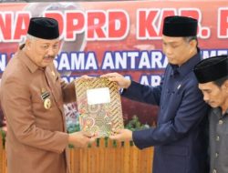 Rapat Paripurna DPRD Pinrang Terkait  Ranperda APBD 2023