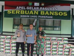 TNI Polri Bersama Tomas Menyalurkan Bansos Korban Banjir
