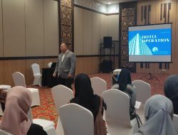 GM Harper Perintis Makassar Hotel Salurkan Ilmunya ke Mahasiswa