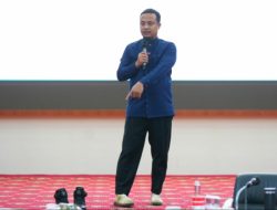 Kenakan Sepatu Produk UMKM di Maros, Gubernur Andi Sudirman : Kualitasnya Bagus