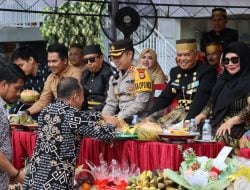 Kapolres Hadiri Pawai Karnaval dan Sampaikan Selamat HUT Ke-17 Belopa Sebagai Ibukota Kabupaten Luwu