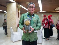 Wali Kota Parepare Taufan Pawe Terima Penghargaan Piala Adipura 2022