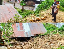 Bhabinkamtibmas Cipta Kondisi di Lokasi Longsor