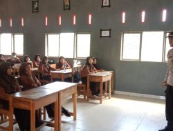 Kapolsek Lembang Berikan Sosialisasi Hukum ke Siswa SMKN 9 Pinrang