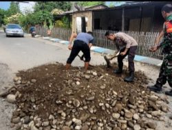 Janji Pemkab tak Dipenuhi, Pemdes Bontokanang Bersama Warga Perbaiki Jalan Secara Swadaya