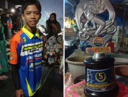 Andis Ikut Mengangkat Tropy di Bupati Cup II Luwu Road Race