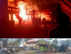Tongkonan dan Rumah Terbakar di Rantetayo