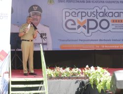 Bupati Pinrang, Irwan Hamid membuka Expo Perpustakaan