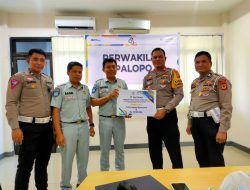 Terbaik Penginputan Data Laka Lantas, Kasat Lantas Polres Luwu Terima Penghargaan dari PT Jasa Raharja