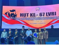 Kepala LLDIKTI IX Terima Anugerah Bintang Legiun Veteran RI 2024