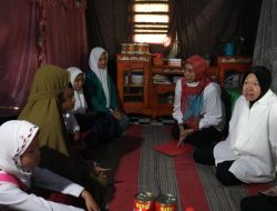 Temui Yatim dan Yatim Piatu Bersaudara di Sinjai, Mensos Ajak Mereka ke Makassar