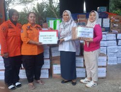 Komunitas Sedekah Jum’at Setdakab Lutim kembali Serahkan Bantuan untuk Korban Banjir Luwu