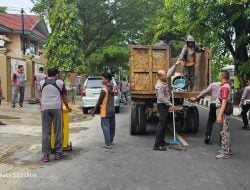 Menyambut Hari Bhayangkara Ke 78, Polres Parepare Lakukan Bakti Religi Bersih – Bersih Rumah Ibadah