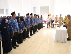 Bupati Budiman Serahkan Keputusan Perjanjian Kerja PPPK dan SK Pensiun 