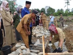 H Budiman Letakan Batu Pertama Pembangunan Posyandu Hafipah