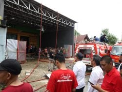 Bupati Budiman Tinjau Lokasi Kebakaran Toko Frida Mart