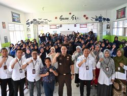 Program Jaksa Masuk Sekolah (JMS) Kejari Sinjai, Kadisdik : Pengetahuan Hukum yang Didapatkan Sangat Bermanfaat