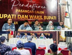 Pasca Pendaftaran Paslon KPU Tana Toraja Kongkow Awak Media