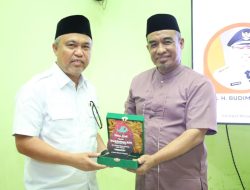 Bupati Luwu Timur  jadi Narasumber pada Acara Sekolah Orang Tua