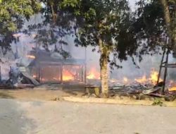 Dua Unit Rumah Panggung di Sabbangparu Terbakar, Ini Kata Damkar