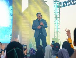 Andi Utta Persembahkan Lagu di Pembukaan Festival Pinisi 2024