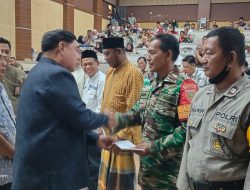 Pj Wali Kota Parepare Serahkan Insentif ke Ribuan Tokoh Masyarakat