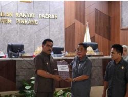 H Ahmadi Akil Hadiri Rapat Paripurna DPRD Kabupaten Pinrang