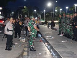 Polres Bersama Kodim 1423 Soppeng serta BKO Sat Brimob Menggelar Apel Konsolidasi di Anjungan Mangkawani dan Masjid Agung Darussalam