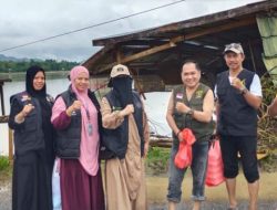 Andalan Sulsel Peduli Bersama Relawan Akhirat Indonesia dan Baiduri Cahaya Hati Insan Peduli Salurkan Bantuan untuk Korban Banjir di Barru