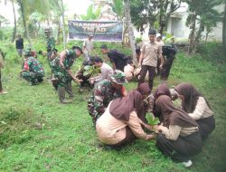 Dalam Rangka Hari Juang TNI-AD, Anggota Jajaran Koramil Lalabata Bersama Warga Tanam Pohon