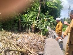 Camat Marioriawa Syhrani Andi Nganro Turun Pantau Tanggul yang Jebol Akibat Banjir