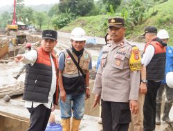 Pj Bupati Jeneponto Tinjau Lokasi Irigasi Kareloe yang Amblas Akibat Banjir