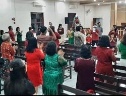Perayaan Natal Jemaat Sekpel IX GPIB Mangngamaseang, Pdt. Besti Panggabean : Sukacita Natal Bawa Berkat Bagi Kita Semua