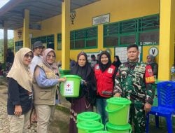PMI Soppeng Salurkan Bantuan Kemanusiaan ke Korban Tanah Longsor di Dusun TeppoE, Desa Mattabulu