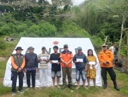 Pemkab Pinrang Salurkan Bantuan Logistik ke Korban Tanah Longsor di Desa Lembang Mesakada