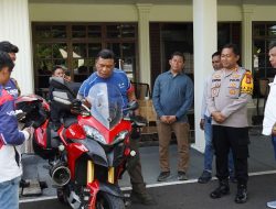 Saat Irjen Yudhiawan Pakai Motor Ducati Masuk Rujab Bupati Bulukumba
