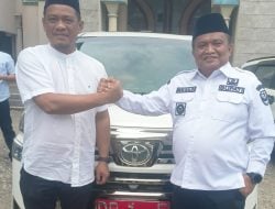 Pj Bupati Luwu Bersama Patahuddin Salam Komando Usai Sholat Jumatan