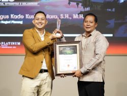 Kajari Pinrang, Agung Bagus Kade Kusimantara Menerima Penghargaan The Best Leadership 2025