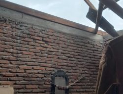 Angin Puting Beliung Menghantam Rumah Warga Desa Dedeko