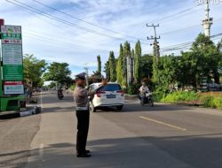 Satlantas Polres Pinrang Perketat Pengamanan Lalu Lintas Pagi Hari di Jalan Jenderal Sudirman
