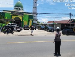 Polwan Satlantas Polres Pinrang Gelar Pam Salat Jumat di Beberapa Titik Rawan Kecamatan