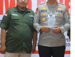 Ketua PD IWO Pinrang Ucapkan Selamat ke AKBP Santiadji Kartasasmita atas Jabatan Baru sebagai Auditor Kepolisian Madya TK III Itwasda Polda Sultra