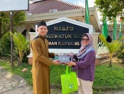 GMTD Wakafkan Perlengkapan Ibadah dan Al Quran kelima Masjid di Tanjung Bunga